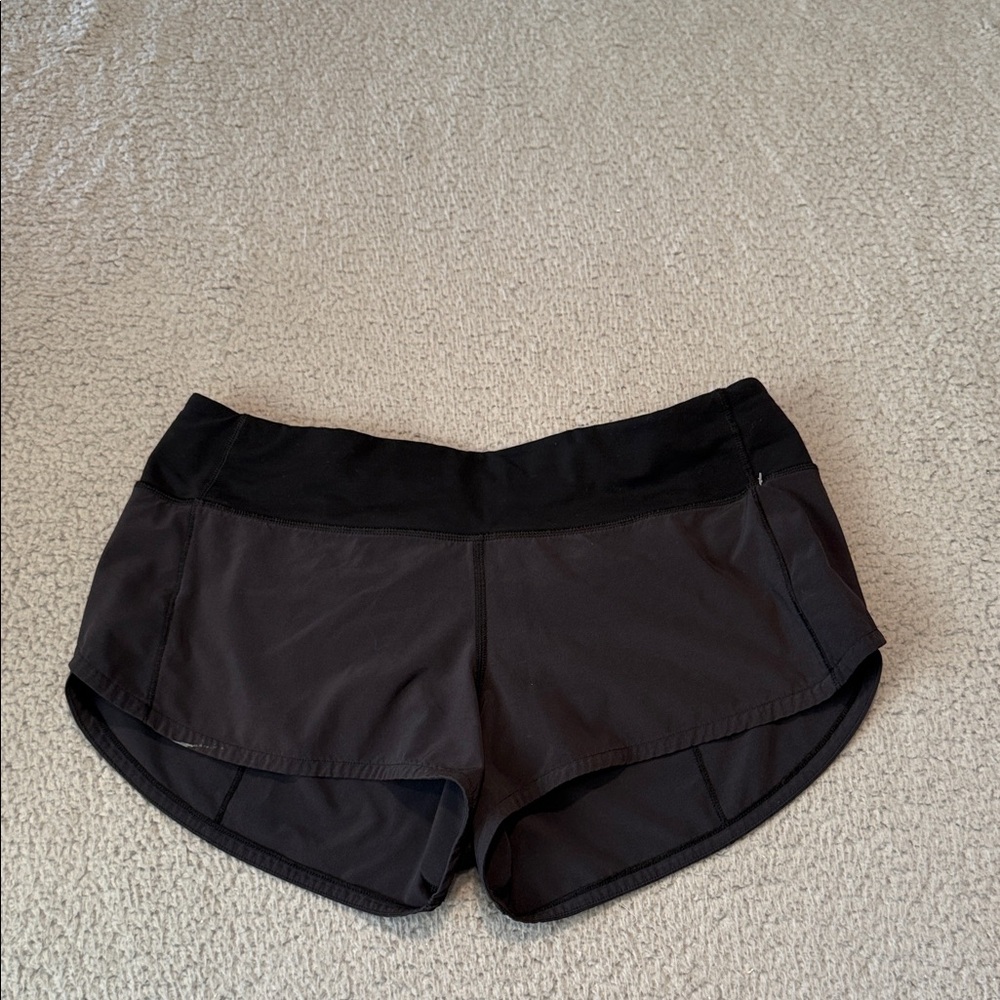 Lululemon Speed Up Short *2.5 size 6